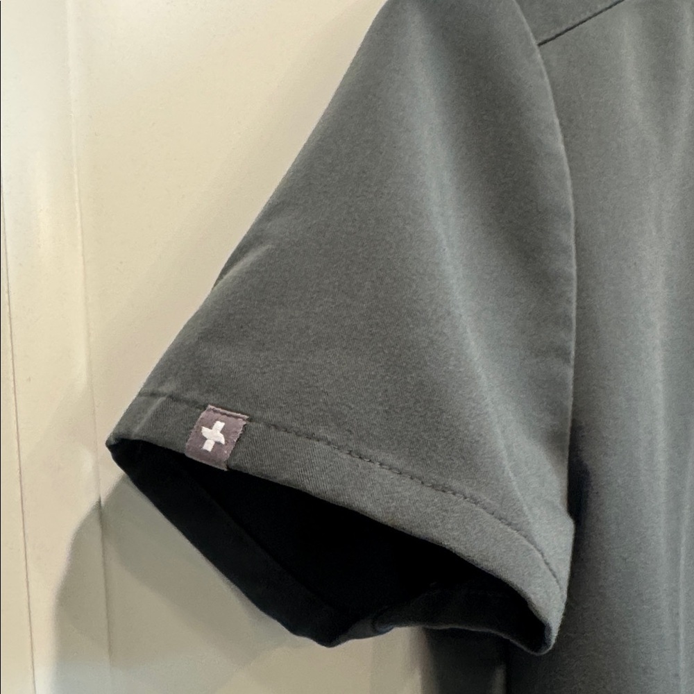 Figs Technical Collection Scrub Top - Picture 5 of 6